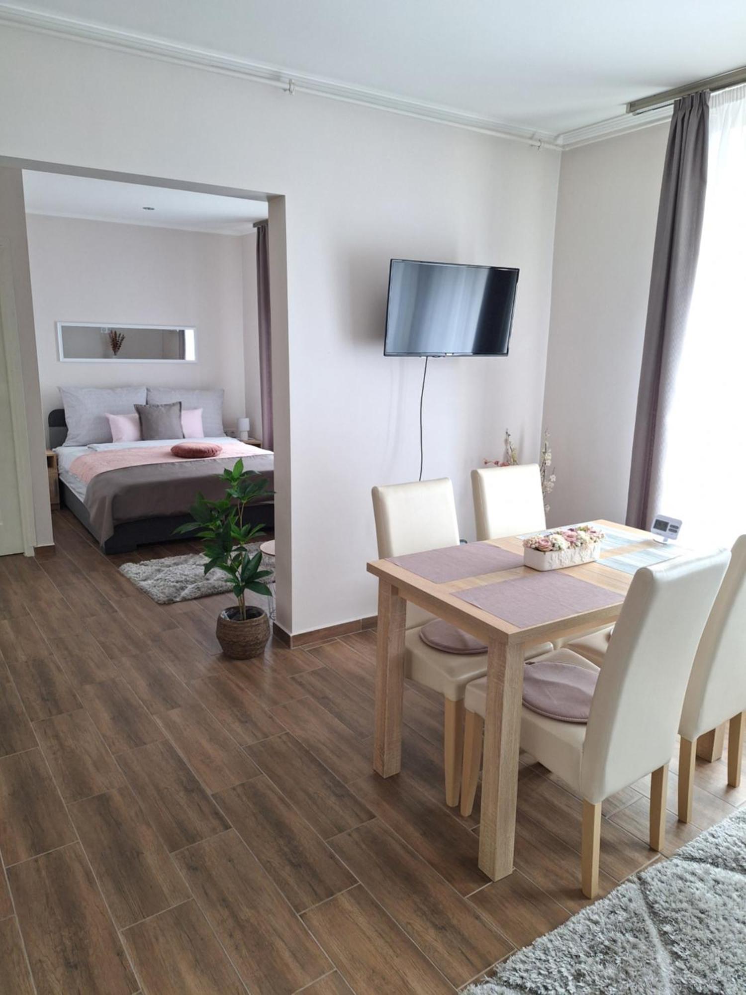 Várfal apartman Eger Exterior foto