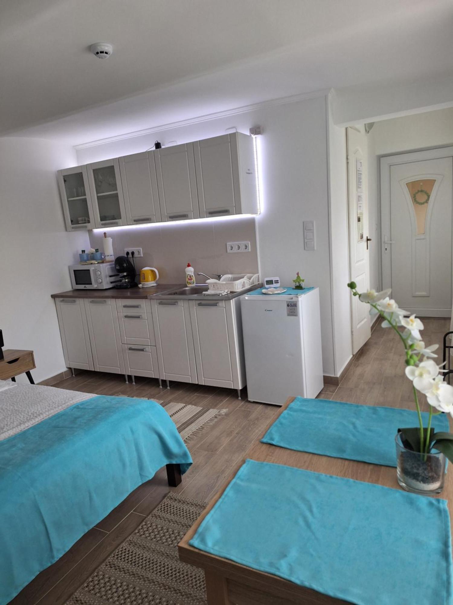 Várfal apartman Eger Habitación foto